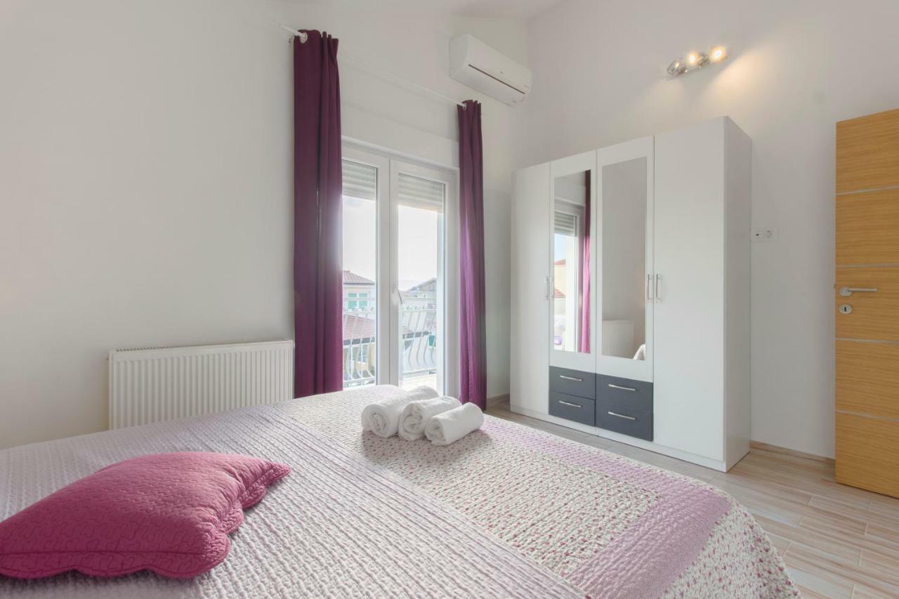 Apartmani Skelin***/**** คาชเตลา ภายนอก รูปภาพ