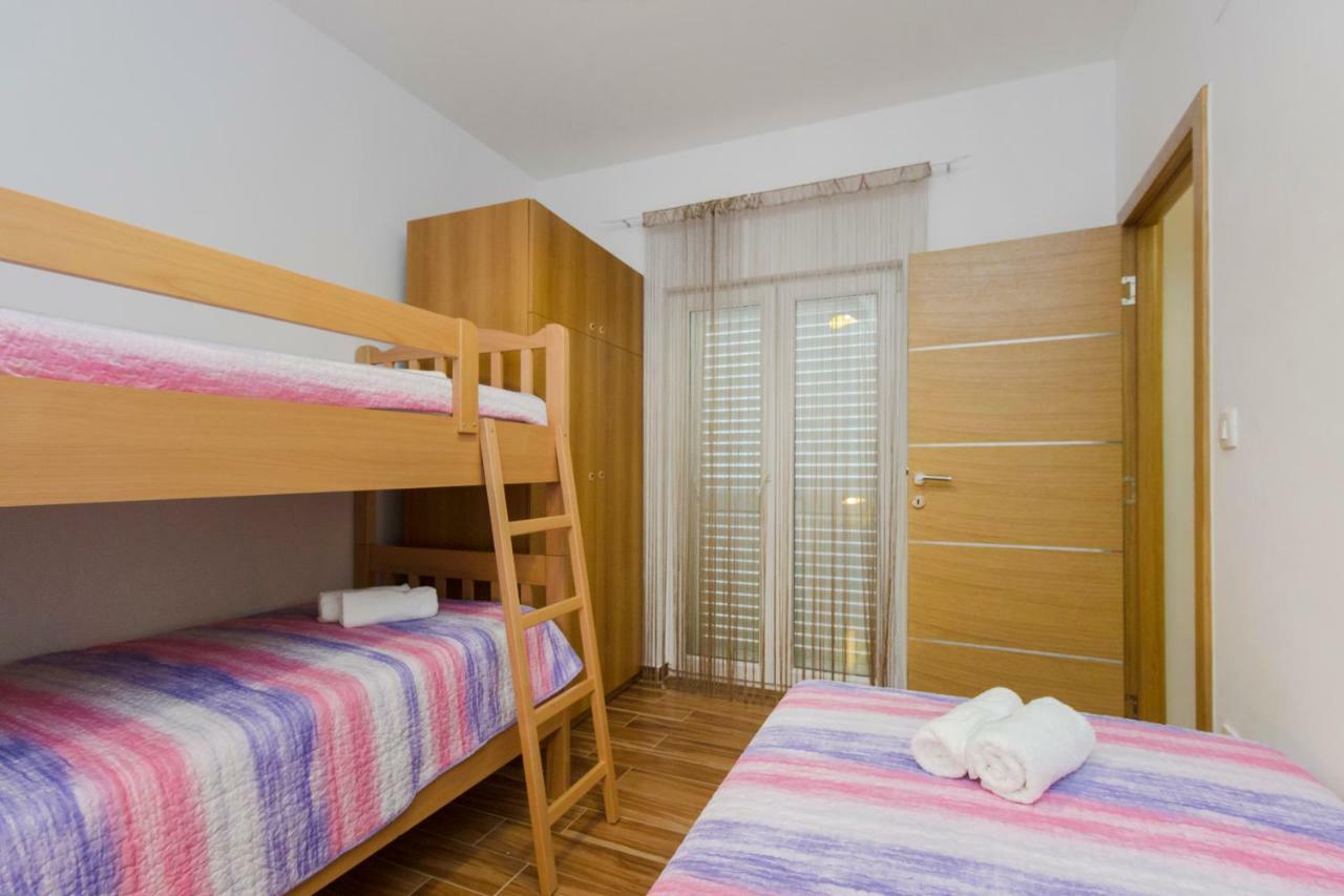 Apartmani Skelin***/**** คาชเตลา ภายนอก รูปภาพ