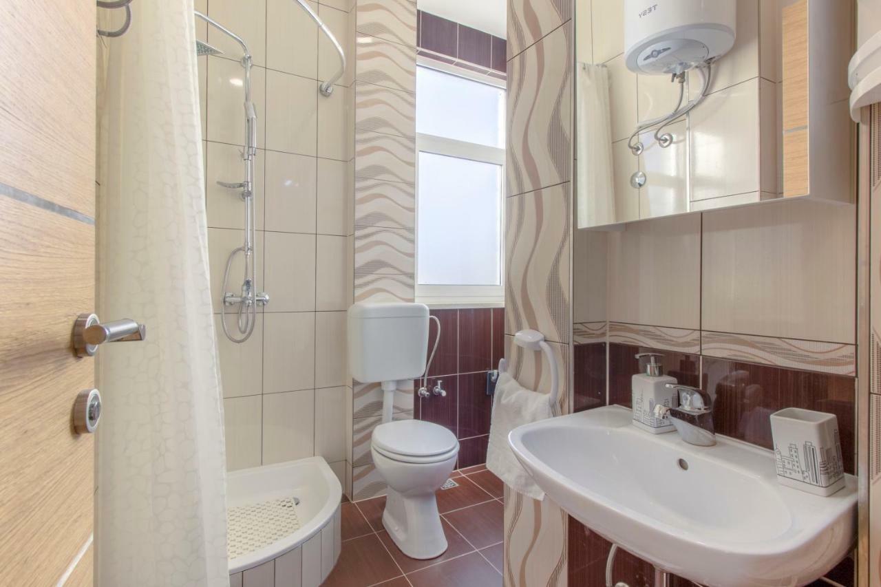 Apartmani Skelin***/**** คาชเตลา ภายนอก รูปภาพ