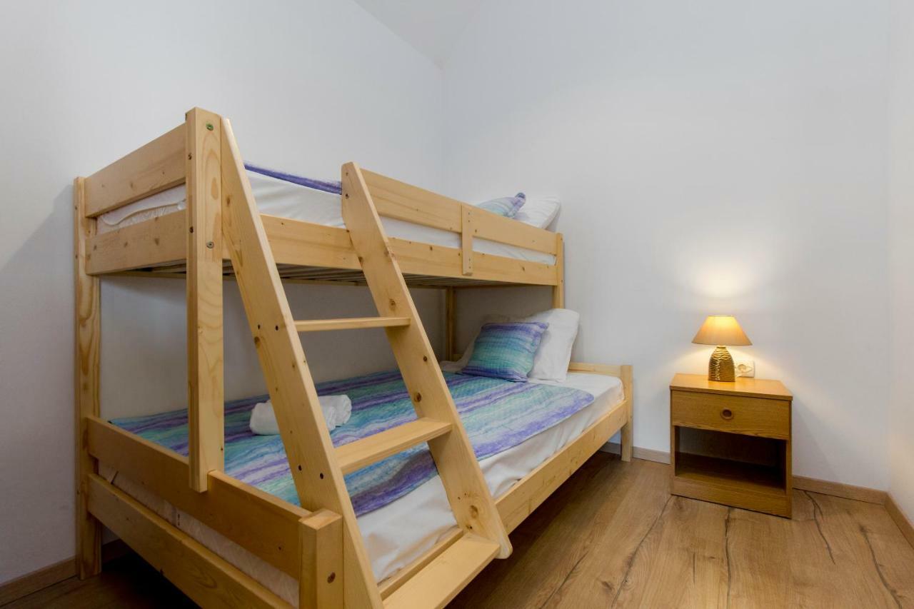 Apartmani Skelin***/**** คาชเตลา ภายนอก รูปภาพ